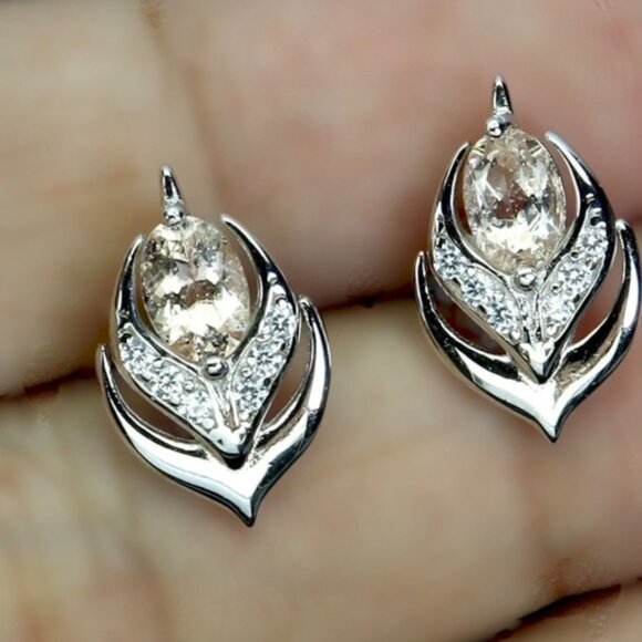 925 Silver Earrings with Natural Oval Morganite 6x4mm Gemstone - Picture 2 of 3